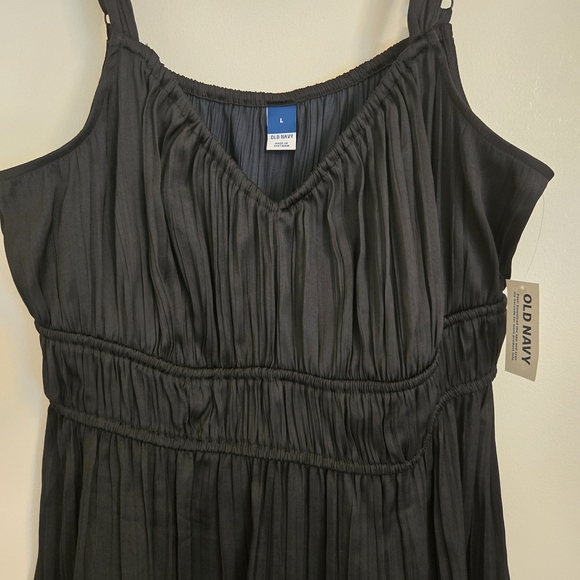 Old Navy Black Satin Camisole Top - Picture 5 of 5